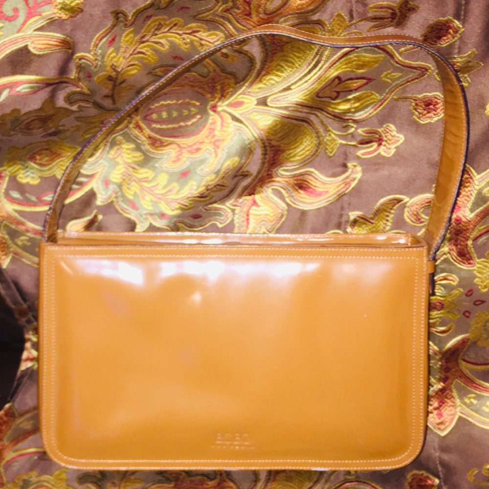 BCBG LEATHER POCKETBOOK- Whiskey color